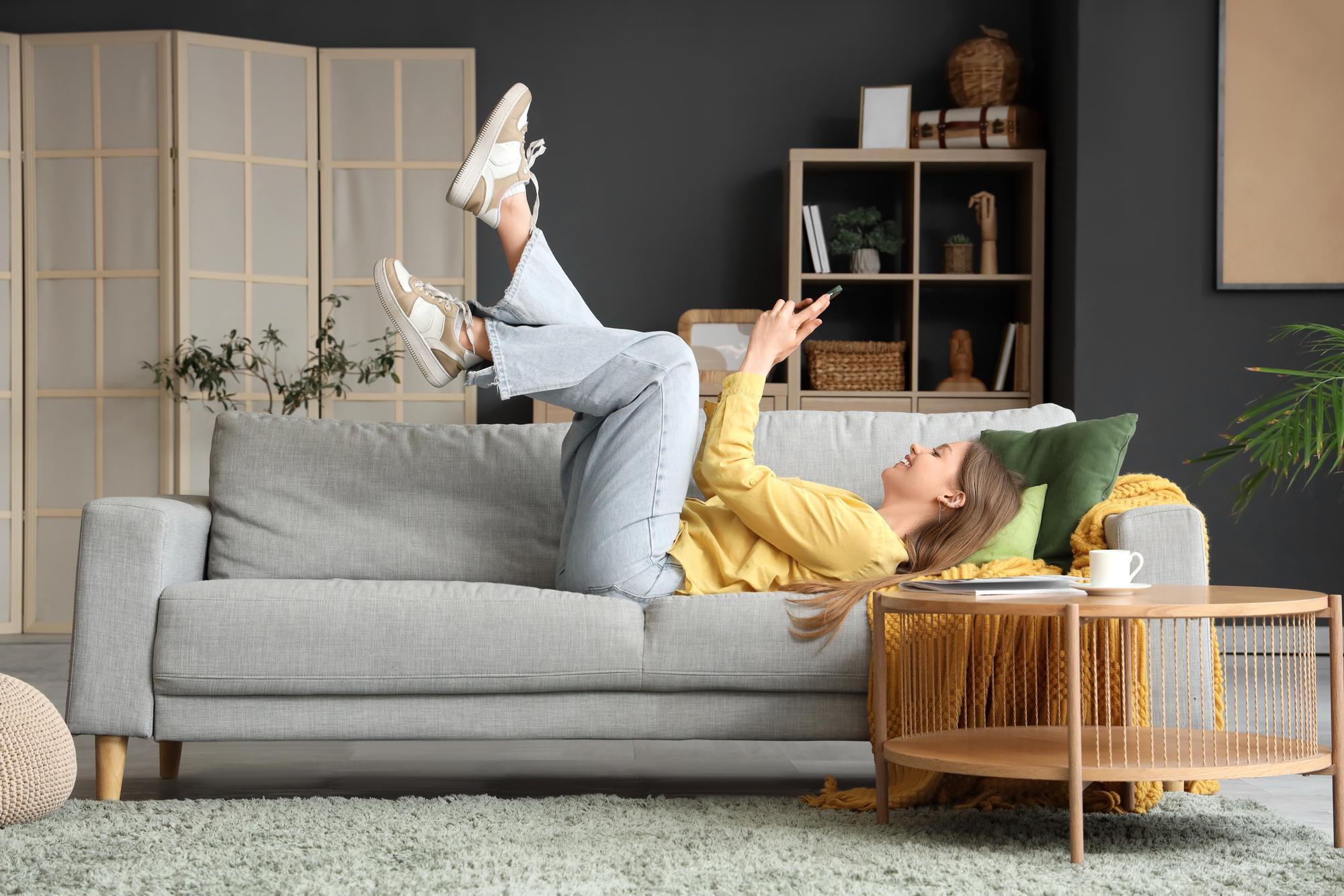 Wohnungssuche entspannt per Chat auf der Couch