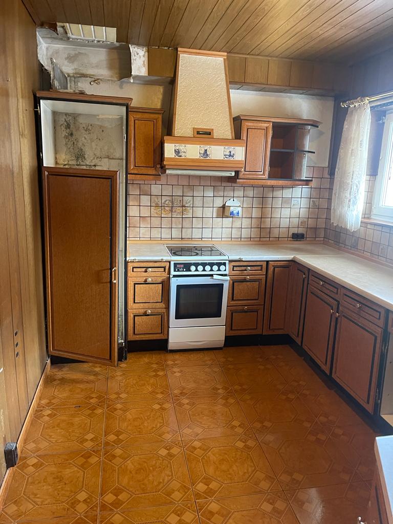 Schöne 2-Zimmer-Wohnung (66,54 m²) im 2. OG links mitte mit Küche, Badewanne, Balkon & Fahrstuhl. Kaltmiete 495 € + 180 € BK + 112 € HK, Kaution 3 KM. Attraktive Lage nahe U-Bhf. Residenzstraße mit guter Infrastruktur & Verkehrsanbindung.