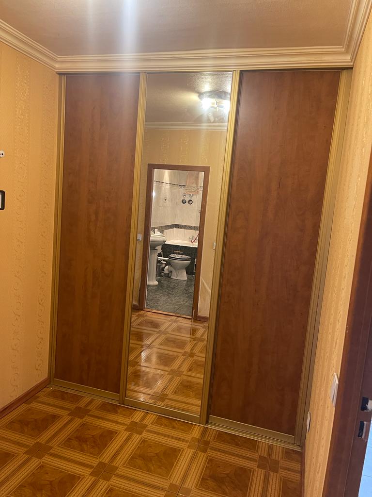Schöne 2-Zimmer-Wohnung (66,54 m²) im 2. OG links mitte mit Küche, Badewanne, Balkon & Fahrstuhl. Kaltmiete 495 € + 180 € BK + 112 € HK, Kaution 3 KM. Attraktive Lage nahe U-Bhf. Residenzstraße mit guter Infrastruktur & Verkehrsanbindung.